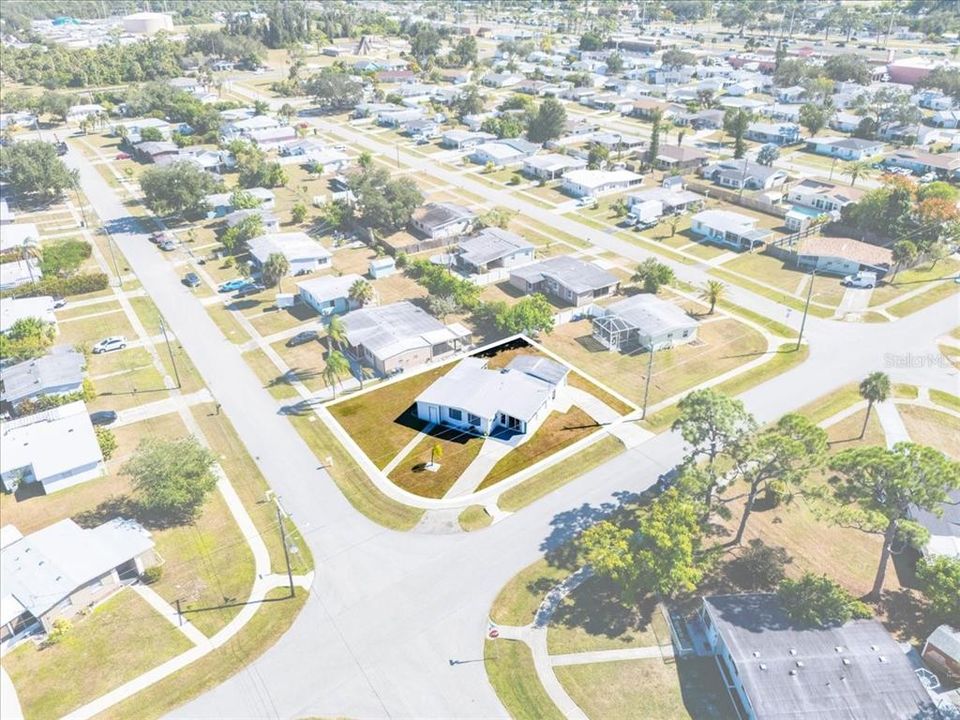 合同活跃: $189,900 (2 贝兹, 2 浴室, 1122 平方英尺)