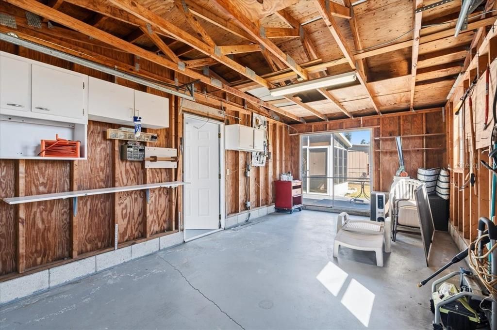 合同活跃: $189,900 (2 贝兹, 2 浴室, 1122 平方英尺)