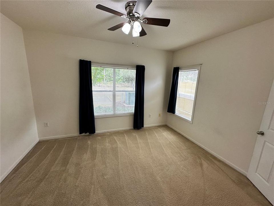 出租: $1,800 (2 贝兹, 2 浴室, 1132 平方英尺)