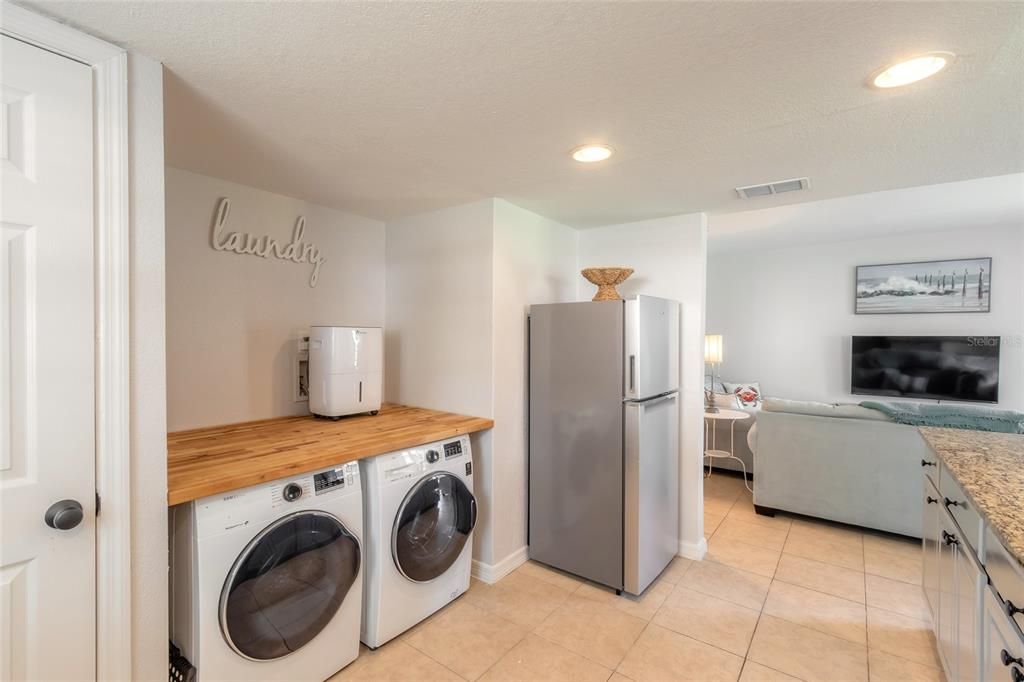 待售: $185,000 (2 贝兹, 2 浴室, 922 平方英尺)