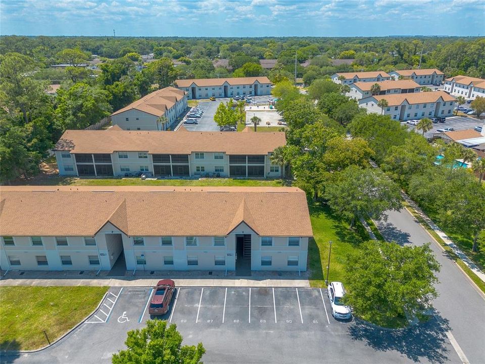 待售: $185,000 (2 贝兹, 2 浴室, 922 平方英尺)