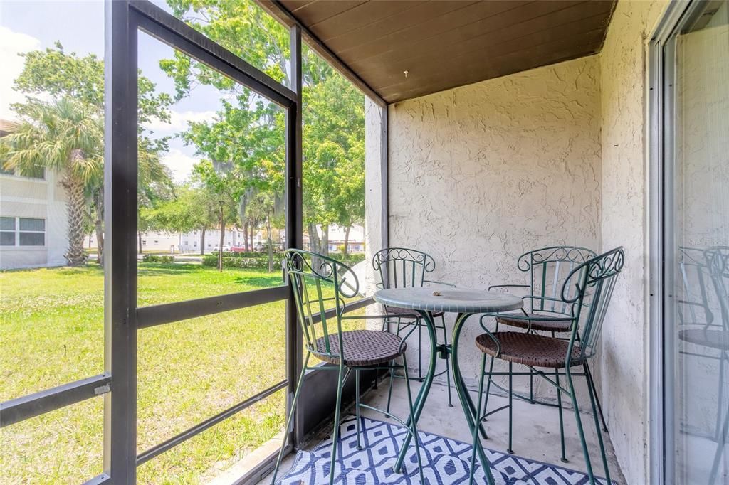 待售: $185,000 (2 贝兹, 2 浴室, 922 平方英尺)