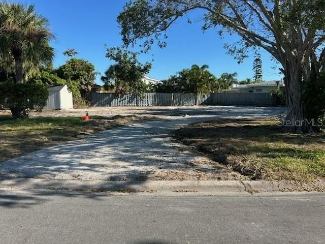 En Venta: $495,000 (0.22 acres)