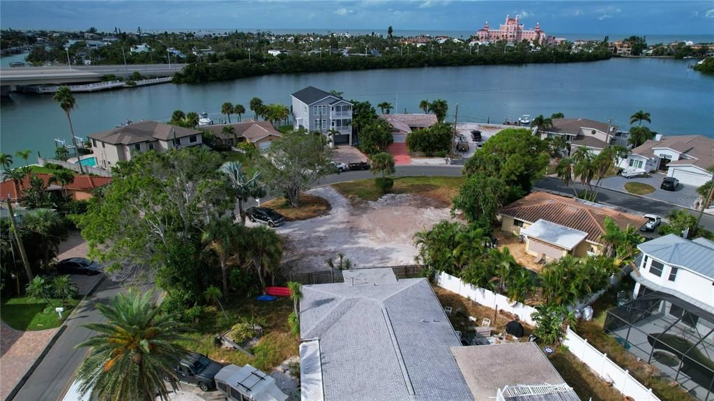 En Venta: $495,000 (0.22 acres)