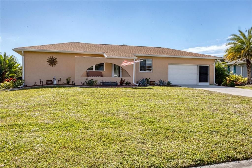 For Sale: $265,000 (2 beds, 2 baths, 1192 Square Feet)