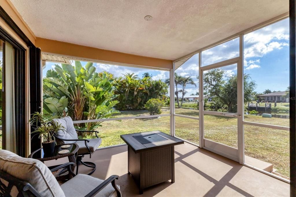 For Sale: $265,000 (2 beds, 2 baths, 1192 Square Feet)