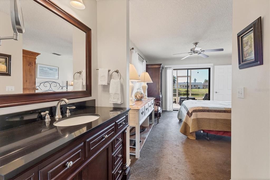 For Sale: $265,000 (2 beds, 2 baths, 1192 Square Feet)