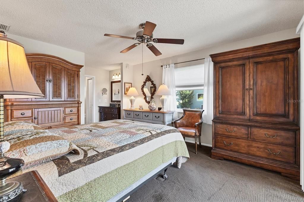 For Sale: $265,000 (2 beds, 2 baths, 1192 Square Feet)