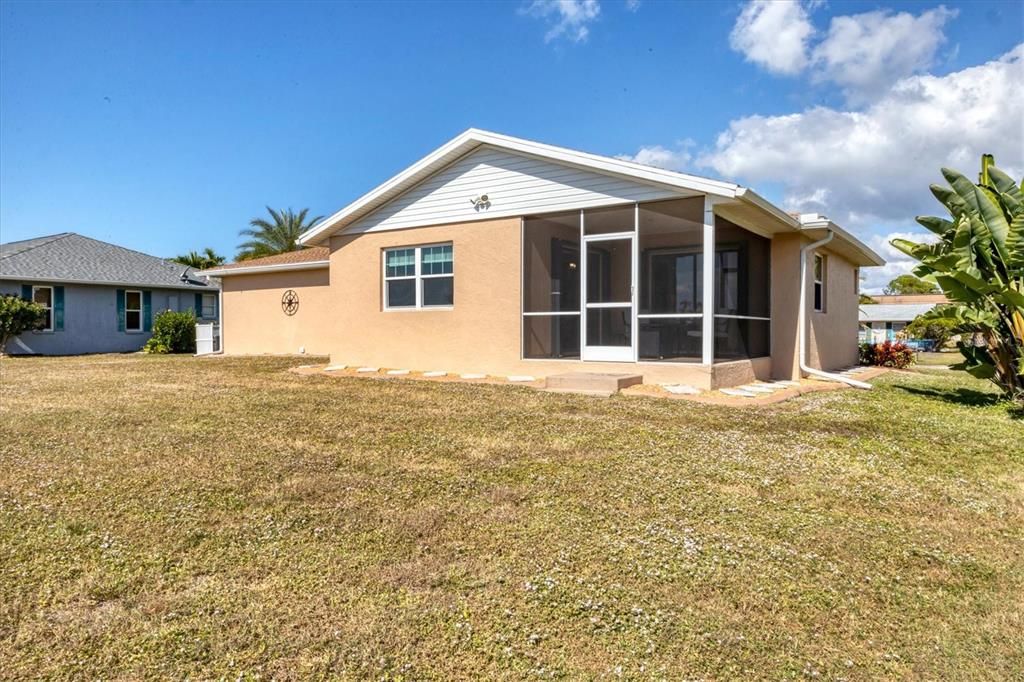 For Sale: $265,000 (2 beds, 2 baths, 1192 Square Feet)