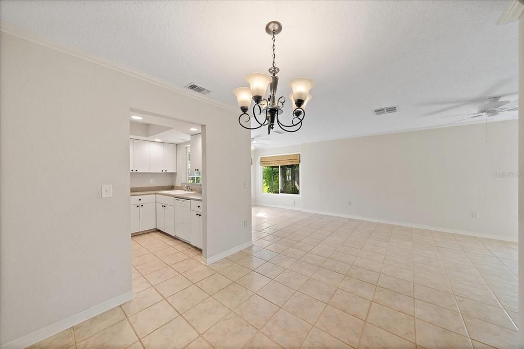 For Sale: $325,000 (2 beds, 2 baths, 1308 Square Feet)