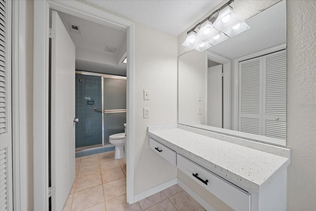 For Sale: $325,000 (2 beds, 2 baths, 1308 Square Feet)