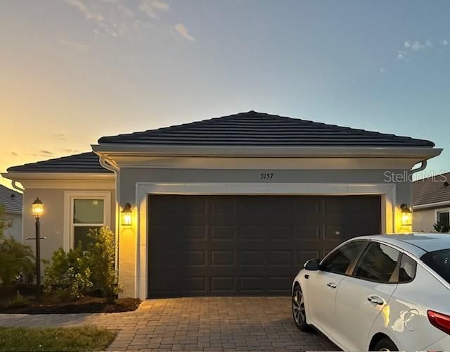 Recently Sold: $749,969 (3 beds, 2 baths, 1926 Square Feet)