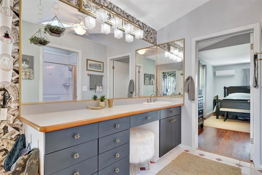 For Sale: $890,000 (3 beds, 2 baths, 2112 Square Feet)