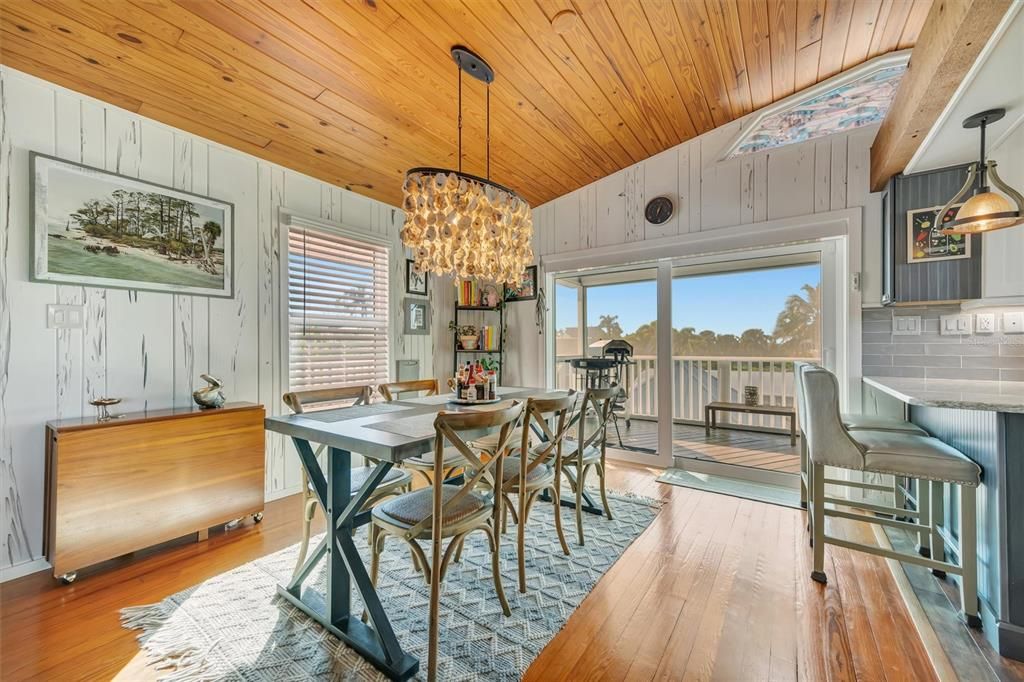 For Sale: $890,000 (3 beds, 2 baths, 2112 Square Feet)