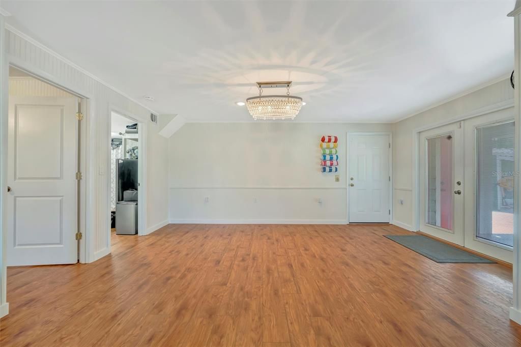 For Sale: $890,000 (3 beds, 2 baths, 2112 Square Feet)