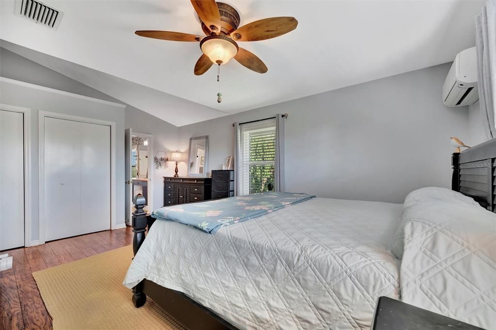 For Sale: $890,000 (3 beds, 2 baths, 2112 Square Feet)