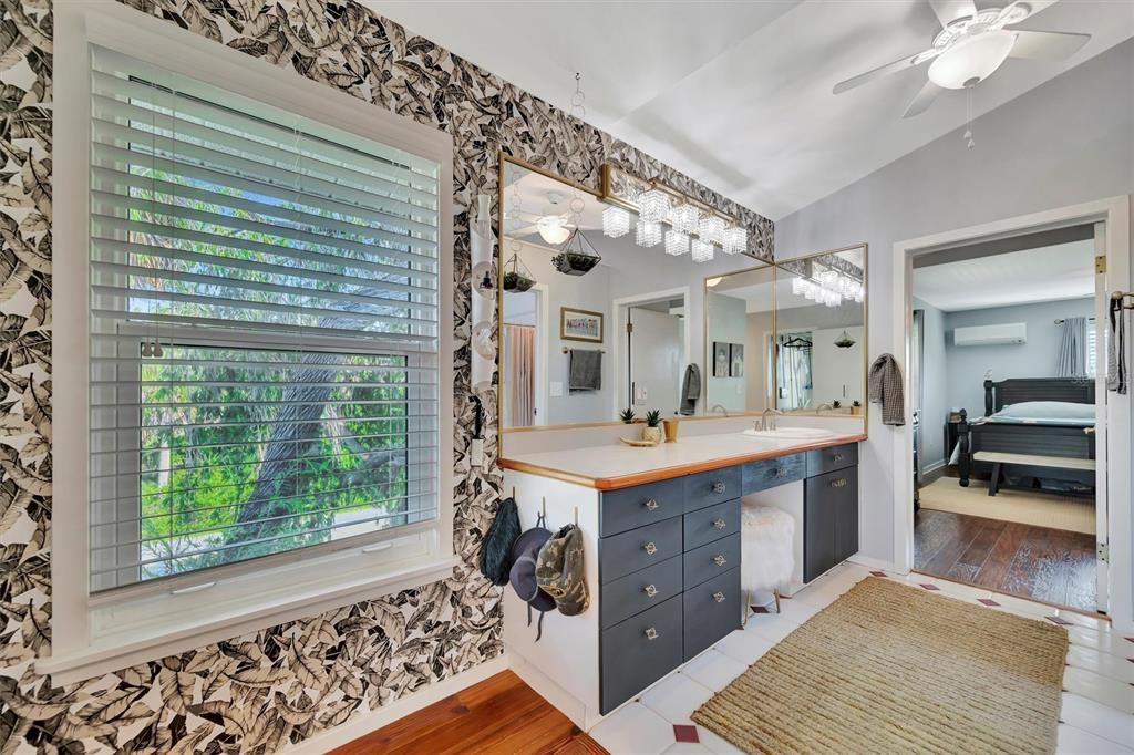 For Sale: $890,000 (3 beds, 2 baths, 2112 Square Feet)