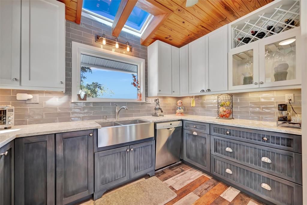 For Sale: $890,000 (3 beds, 2 baths, 2112 Square Feet)