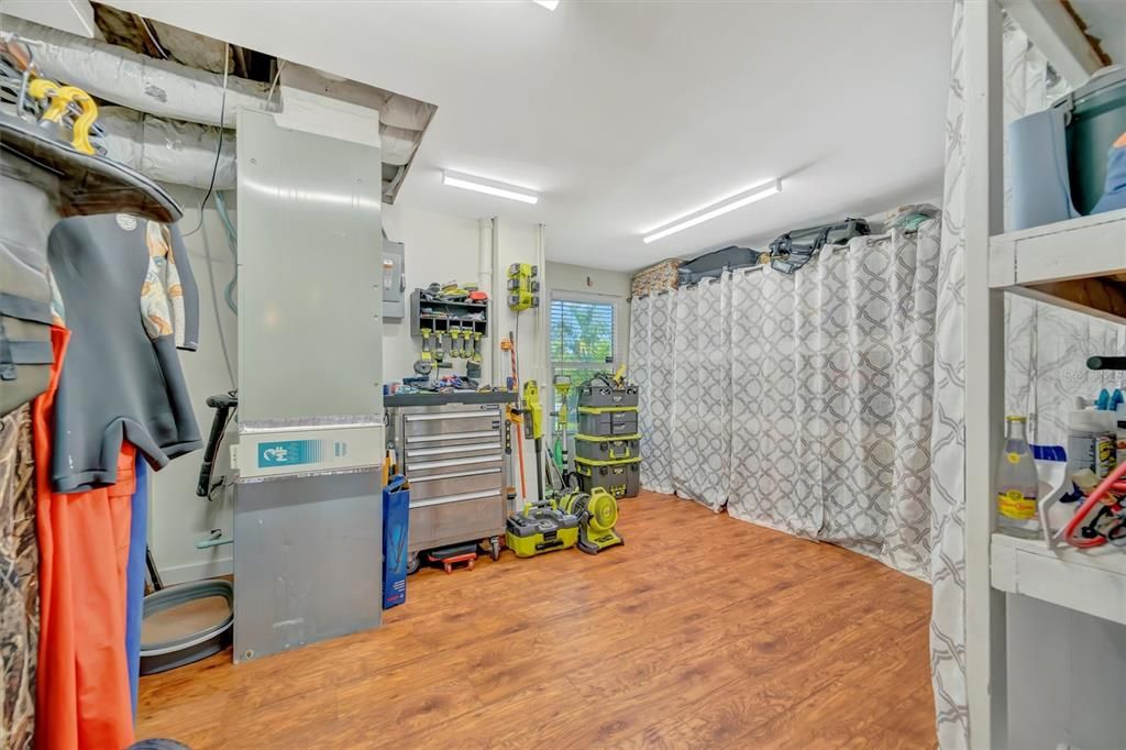 For Sale: $890,000 (3 beds, 2 baths, 2112 Square Feet)