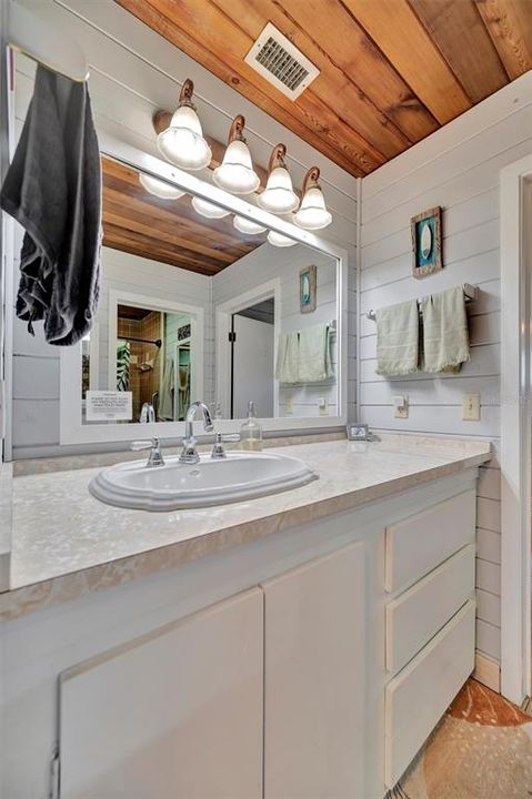 For Sale: $890,000 (3 beds, 2 baths, 2112 Square Feet)