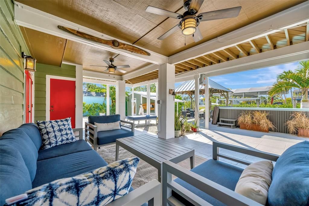 For Sale: $890,000 (3 beds, 2 baths, 2112 Square Feet)