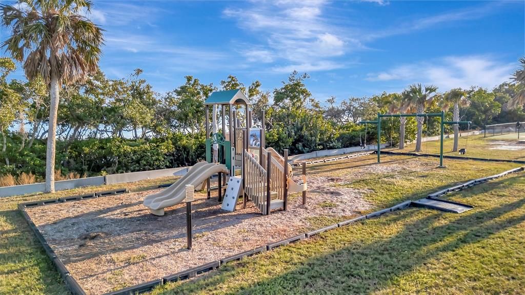 For Sale: $890,000 (3 beds, 2 baths, 2112 Square Feet)