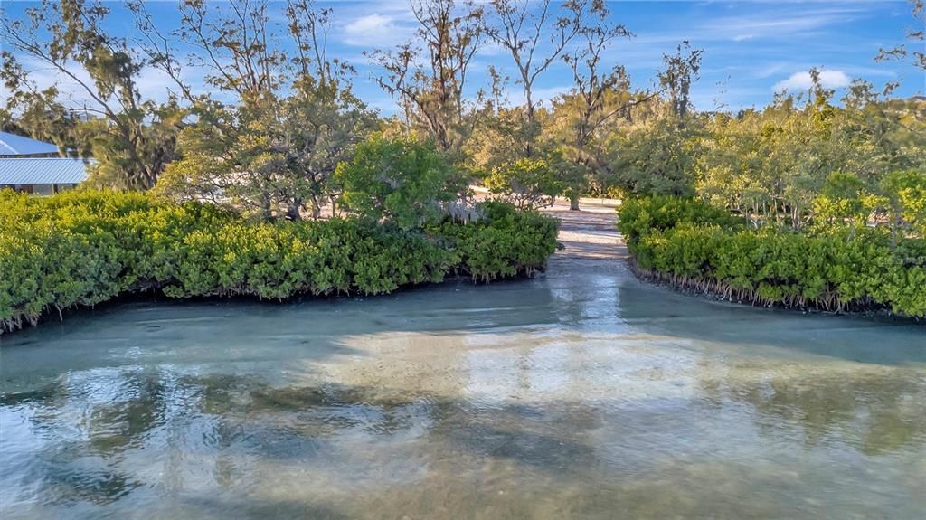 For Sale: $890,000 (3 beds, 2 baths, 2112 Square Feet)