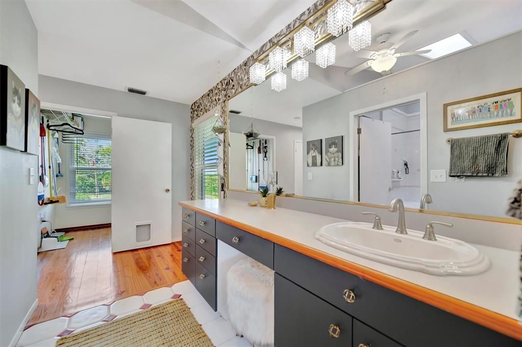 For Sale: $890,000 (3 beds, 2 baths, 2112 Square Feet)