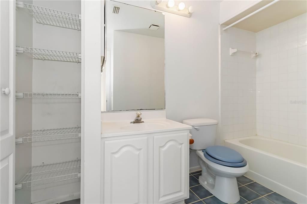 For Sale: $235,000 (3 beds, 2 baths, 1127 Square Feet)