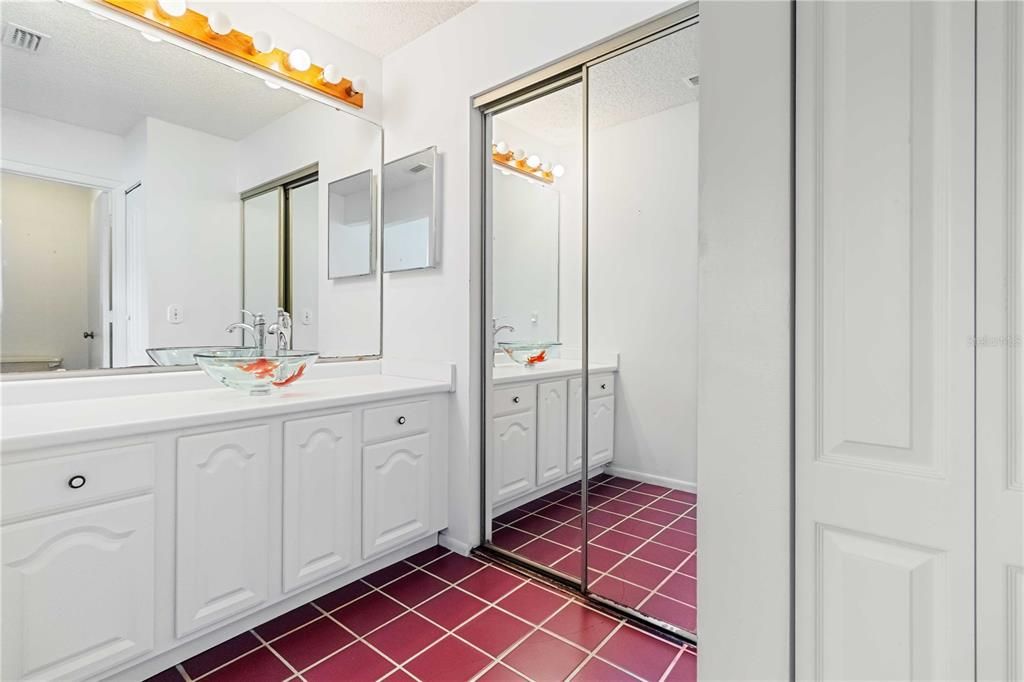 For Sale: $235,000 (3 beds, 2 baths, 1127 Square Feet)