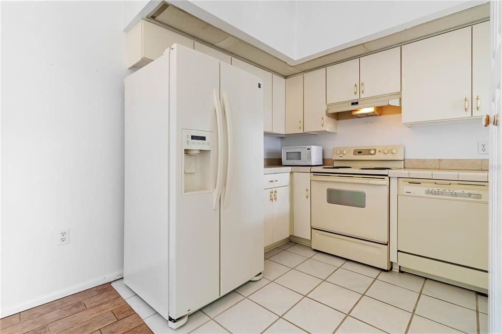 For Sale: $235,000 (3 beds, 2 baths, 1127 Square Feet)