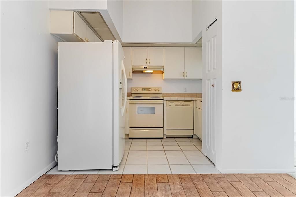 For Sale: $235,000 (3 beds, 2 baths, 1127 Square Feet)