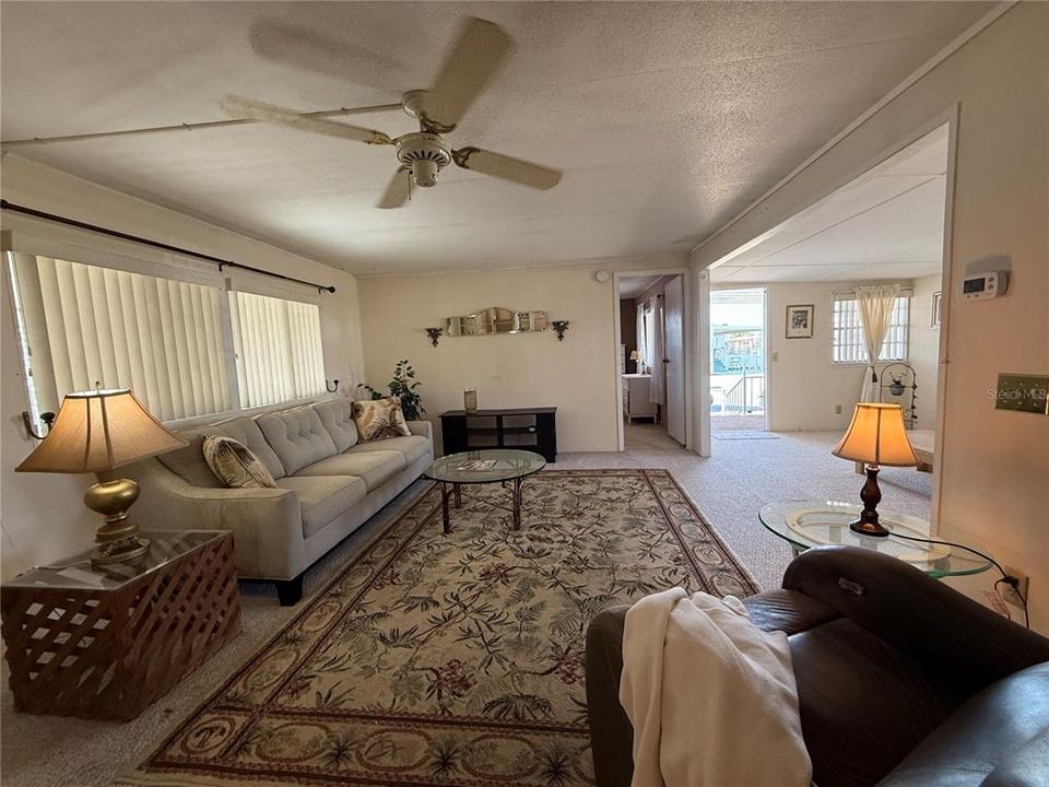 For Sale: $139,900 (2 beds, 2 baths, 1100 Square Feet)