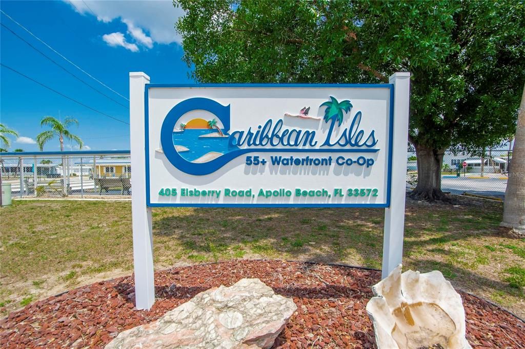 For Sale: $139,900 (2 beds, 2 baths, 1100 Square Feet)