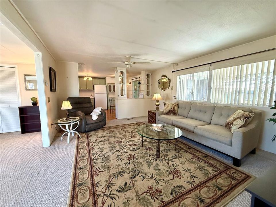 For Sale: $139,900 (2 beds, 2 baths, 1100 Square Feet)