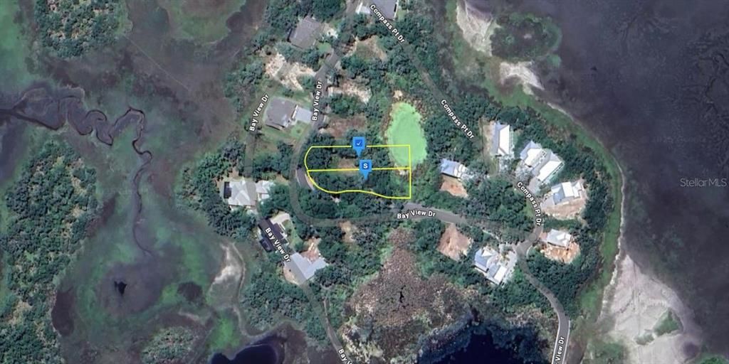 На продажу: $236,999 (0.70 acres)