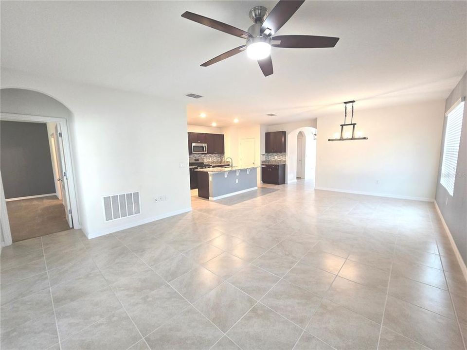 Active With Contract: $375,000 (4 beds, 2 baths, 1740 Square Feet)