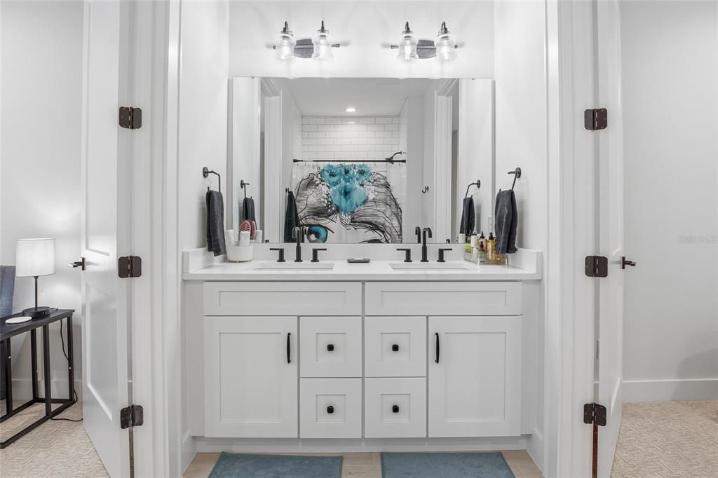 En Venta: $1,850,000 (6 camas, 5 baños, 4104 Pies cuadrados)