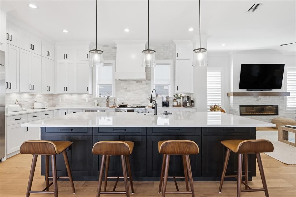 En Venta: $1,850,000 (6 camas, 5 baños, 4104 Pies cuadrados)