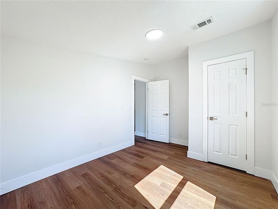 Activo con contrato: $319,990 (4 camas, 2 baños, 1716 Pies cuadrados)