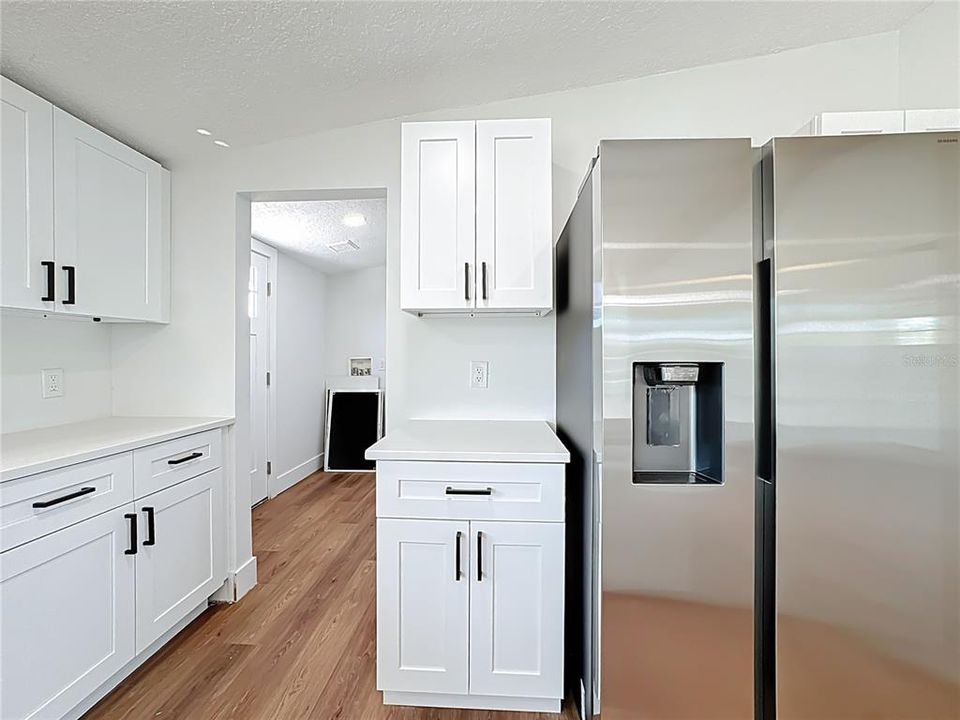 Activo con contrato: $319,990 (4 camas, 2 baños, 1716 Pies cuadrados)