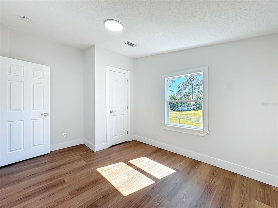 Activo con contrato: $319,990 (4 camas, 2 baños, 1716 Pies cuadrados)