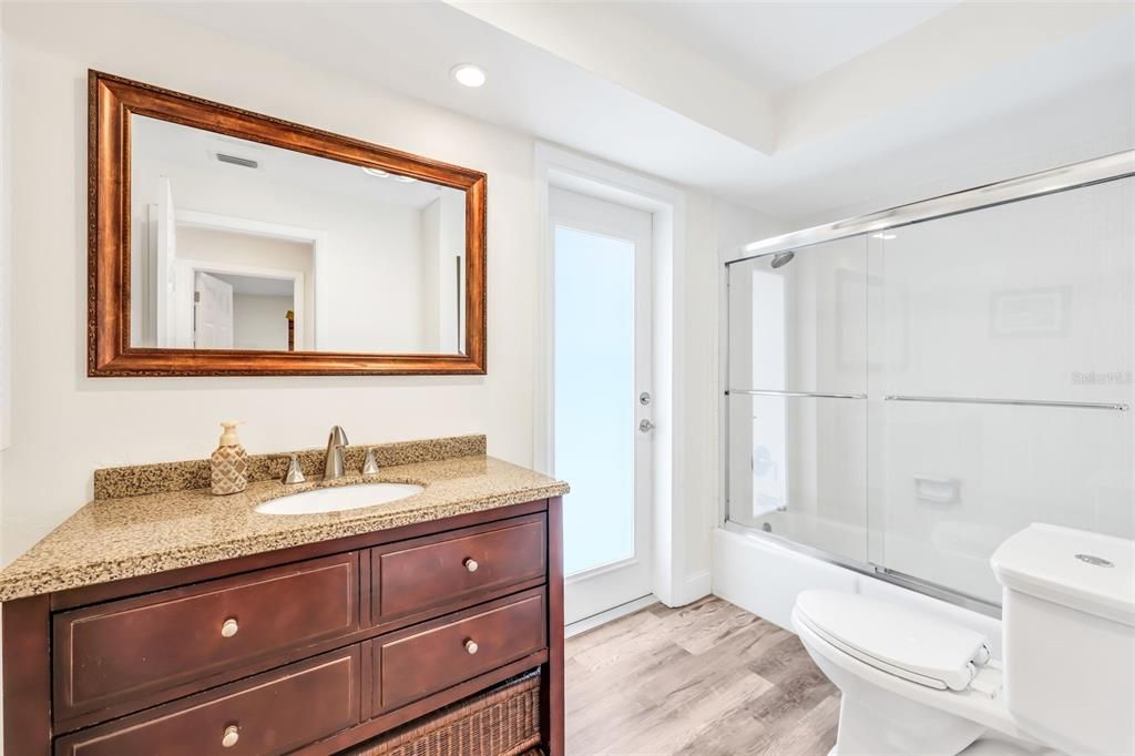 Active With Contract: $779,900 (3 beds, 2 baths, 1723 Square Feet)