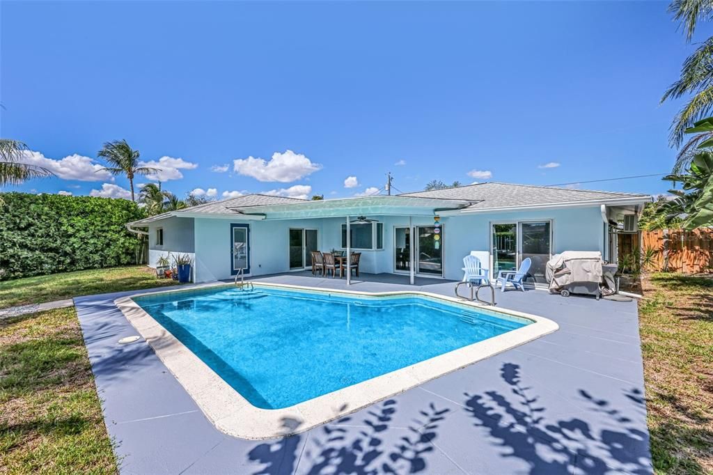 Active With Contract: $779,900 (3 beds, 2 baths, 1723 Square Feet)