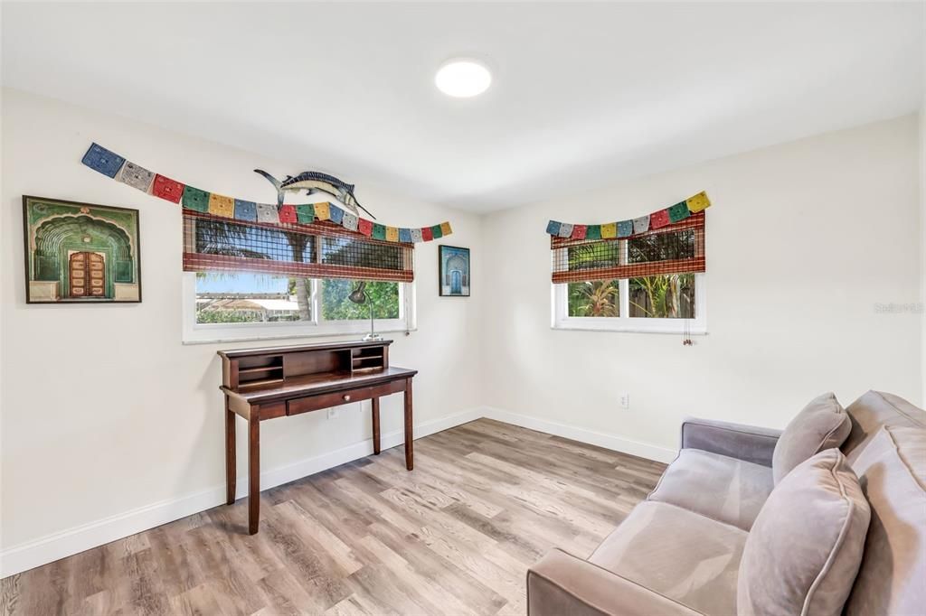 Active With Contract: $779,900 (3 beds, 2 baths, 1723 Square Feet)