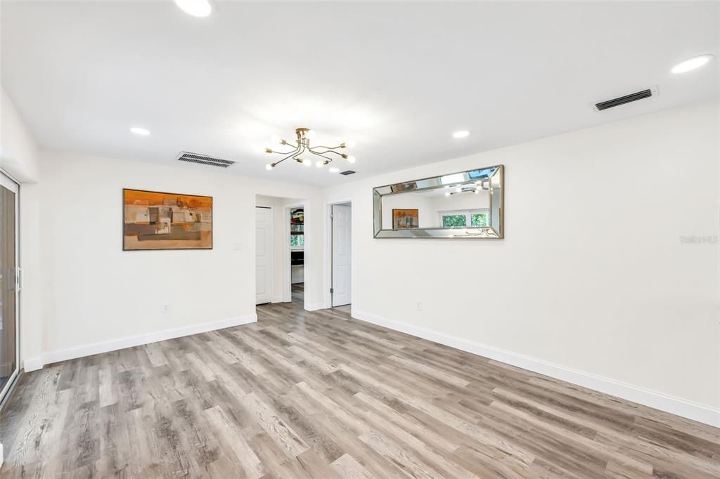 Active With Contract: $779,900 (3 beds, 2 baths, 1723 Square Feet)