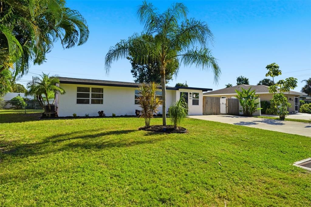 Под контрактом: $255,500 (2 спален, 1 ванн, 840 Квадратных фут)