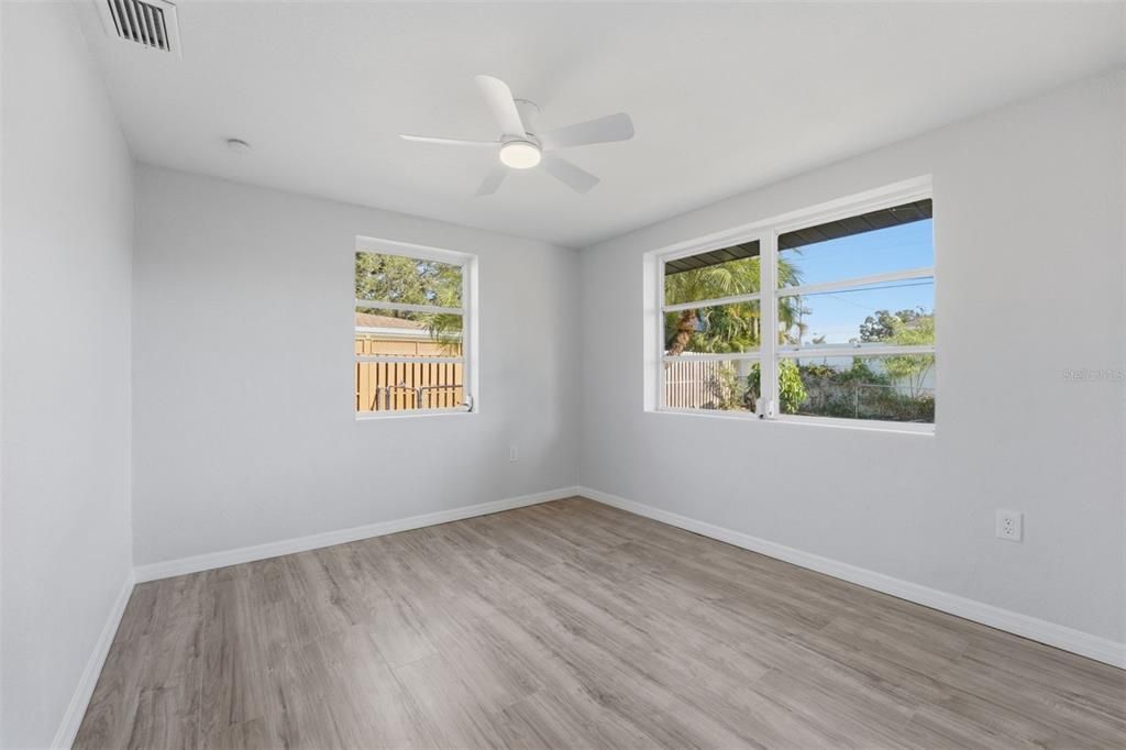 Под контрактом: $255,500 (2 спален, 1 ванн, 840 Квадратных фут)