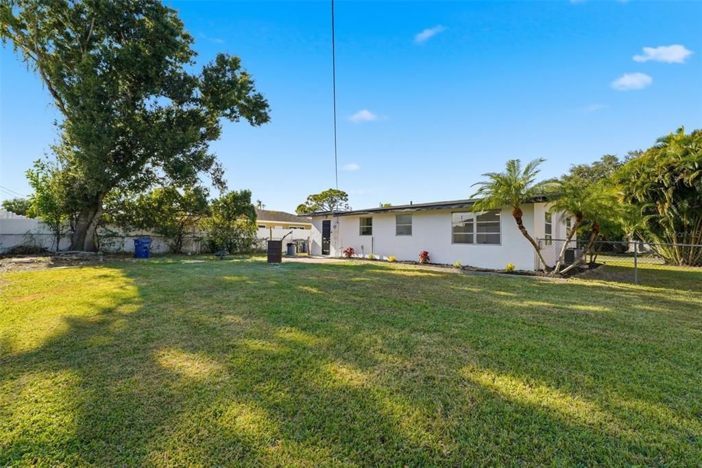 Под контрактом: $255,500 (2 спален, 1 ванн, 840 Квадратных фут)