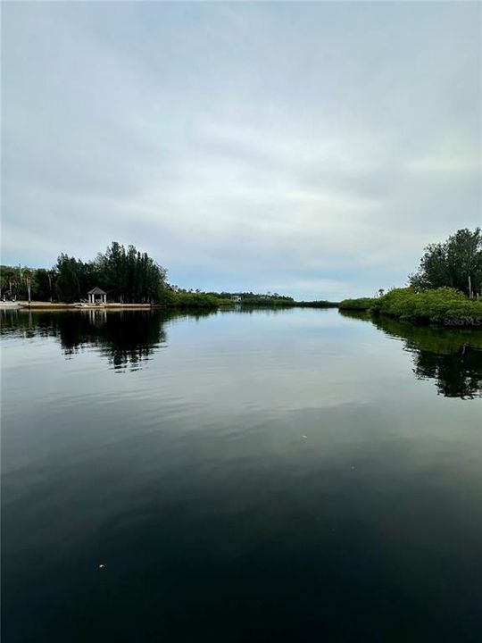 На продажу: $400,000 (2 спален, 1 ванн, 986 Квадратных фут)